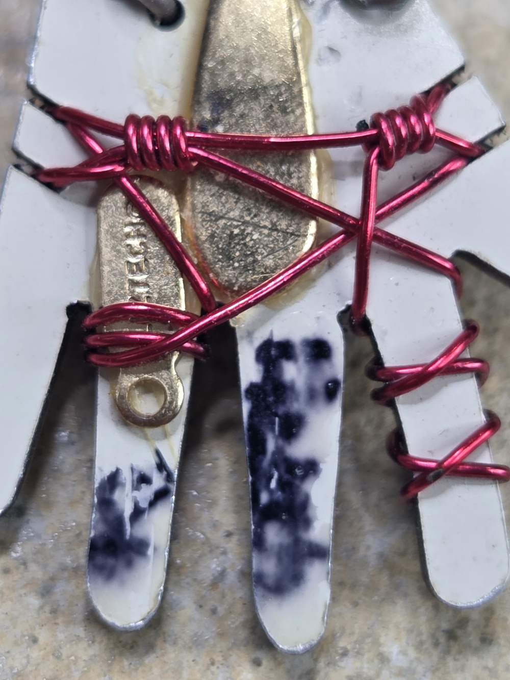 Signed Liztech Silver Hand Hamsa Earrings with Iridescent Red Cabochons Wirewrap - Picture 6 of 6